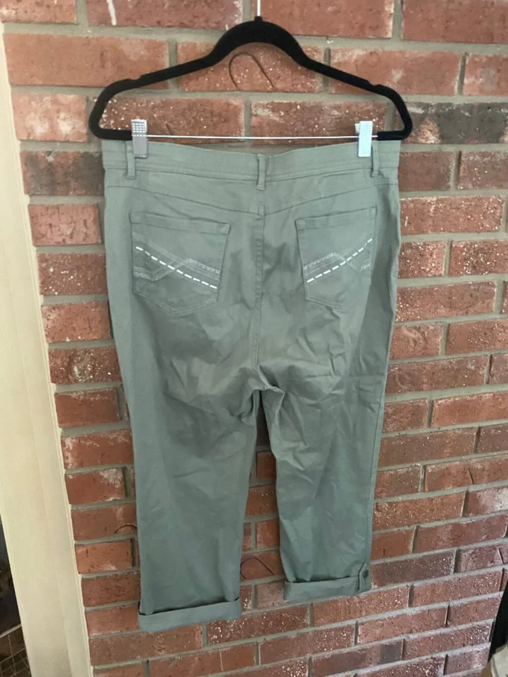 Gloria Vanderbilt Sage Green Cuffed Cropped Jeans